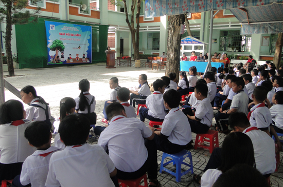 Thư viện tỉnh Bà Rịa - Vũng Tàu phục vụ sách tại trường Tiểu học Lê Lợi (Tp. Bà Rịa)